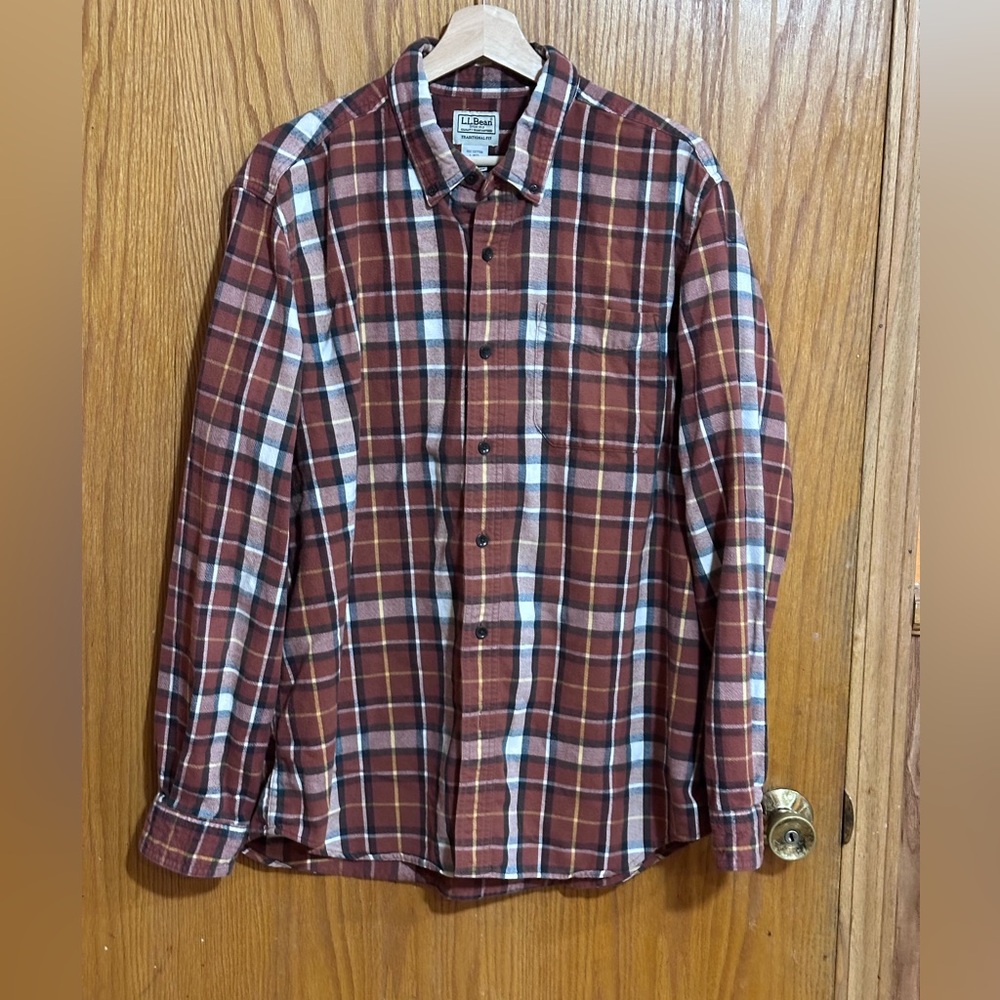 L.L. Bean Men's Plaid flannel shirts sz large Brown and White. E